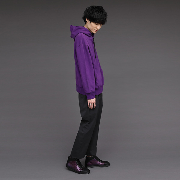 戦場ヶ原ひたぎモデルフーディー 10,780円(税込)（C）西尾維新／講談社・アニプレックス・シャフト （R）KODANSHA