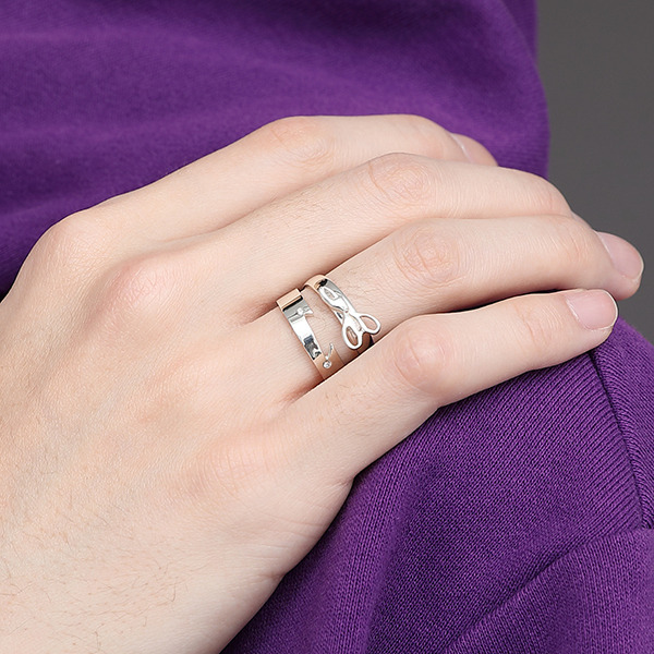 戦場ヶ原ひたぎモデル リングセット 12,980円(税込)（C）西尾維新／講談社・アニプレックス・シャフト （R）KODANSHA