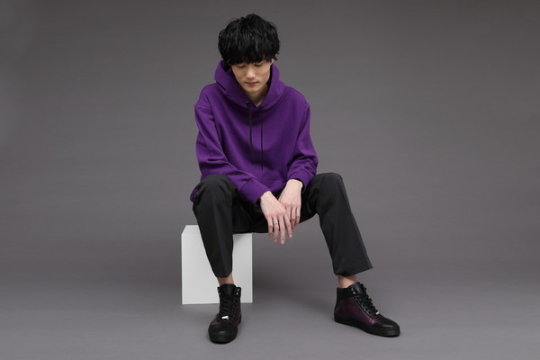 戦場ヶ原ひたぎモデル 着用イメージ（C）西尾維新／講談社・アニプレックス・シャフト （R）KODANSHA