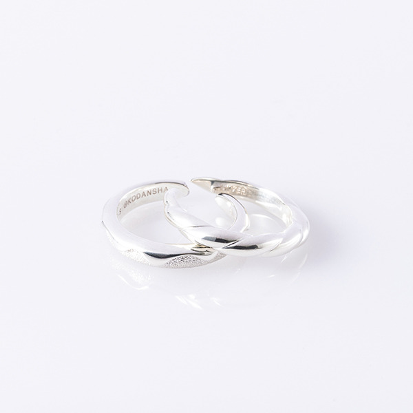 忍野忍モデル リングセット 12,980円(税込)（C）西尾維新／講談社・アニプレックス・シャフト （R）KODANSHA