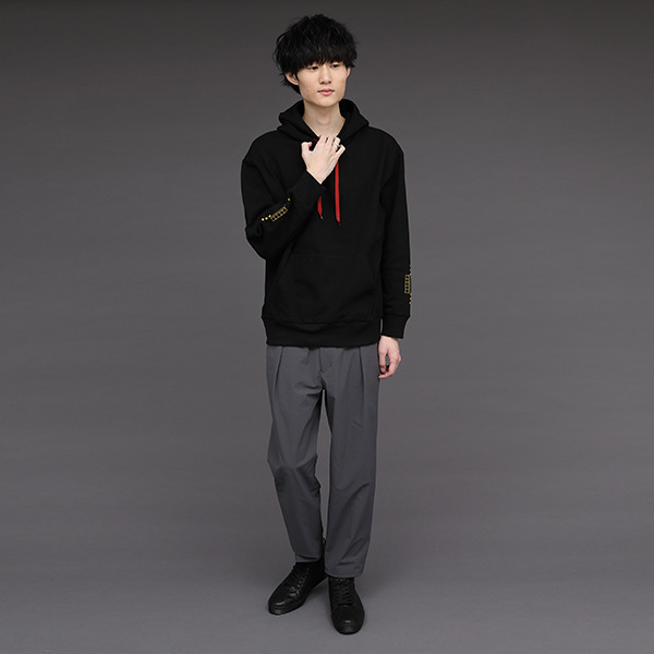 忍野忍モデル 着用イメージ（C）西尾維新／講談社・アニプレックス・シャフト （R）KODANSHA