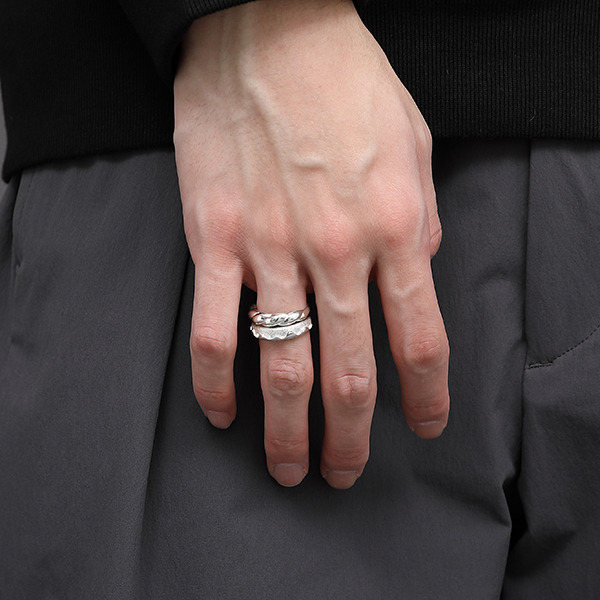 忍野忍モデル リングセット 12,980円(税込)（C）西尾維新／講談社・アニプレックス・シャフト （R）KODANSHA