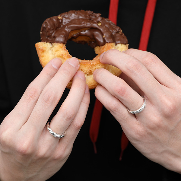 忍野忍モデル リングセット 12,980円(税込)（C）西尾維新／講談社・アニプレックス・シャフト （R）KODANSHA