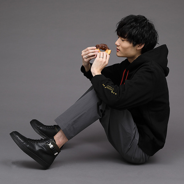 忍野忍モデル 着用イメージ（C）西尾維新／講談社・アニプレックス・シャフト （R）KODANSHA