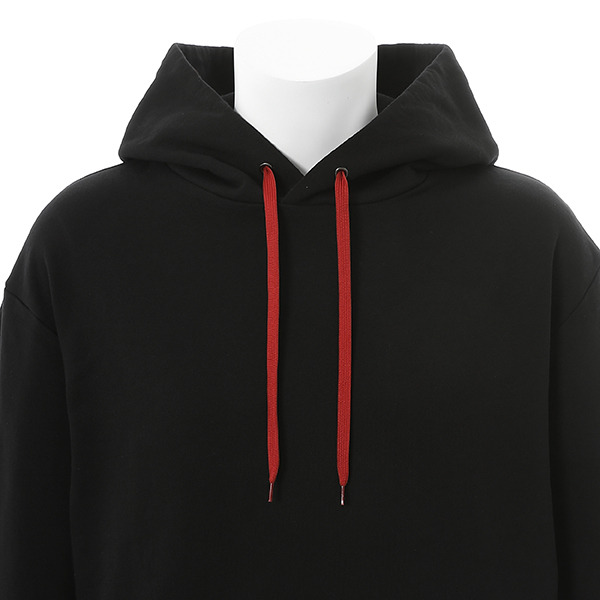 忍野忍モデル フーディー 10,780円(税込)（C）西尾維新／講談社・アニプレックス・シャフト （R）KODANSHA