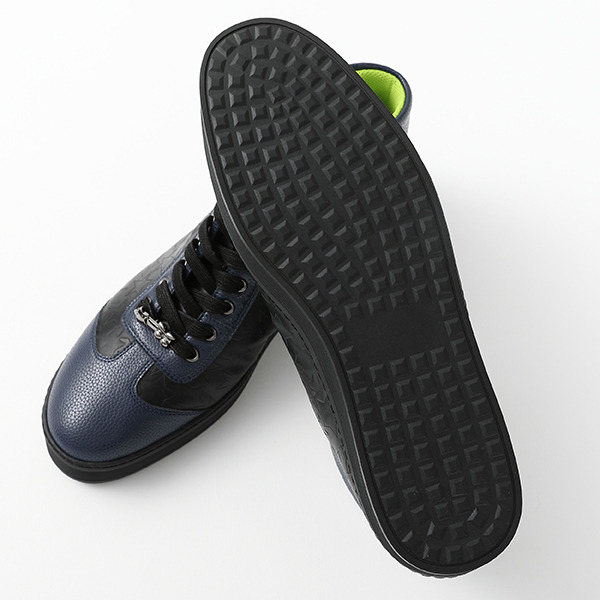 八九寺真宵モデルスニーカー 12,980円(税込)（C）西尾維新／講談社・アニプレックス・シャフト （R）KODANSHA