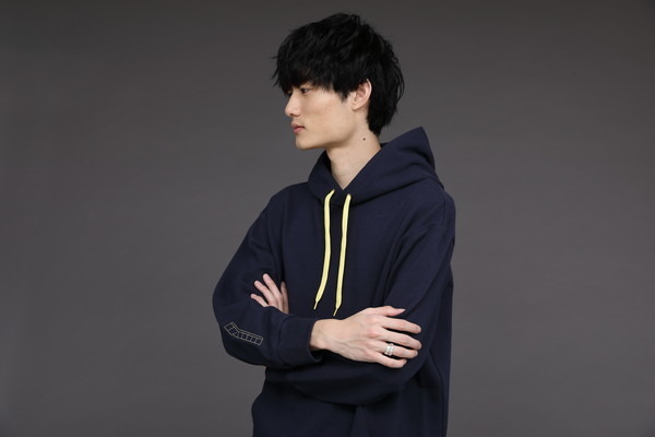 八九寺真宵モデル フーディー 10,780円(税込)（C）西尾維新／講談社・アニプレックス・シャフト （R）KODANSHA