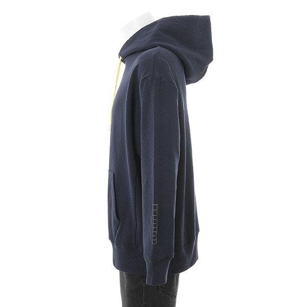 八九寺真宵モデル フーディー 10,780円(税込)（C）西尾維新／講談社・アニプレックス・シャフト （R）KODANSHA