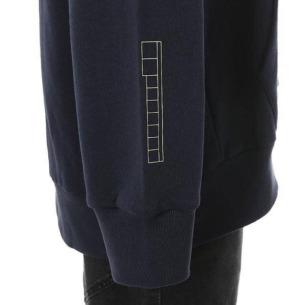 八九寺真宵モデル フーディー 10,780円(税込)（C）西尾維新／講談社・アニプレックス・シャフト （R）KODANSHA