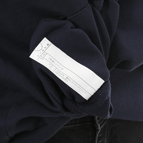 八九寺真宵モデル フーディー 10,780円(税込)（C）西尾維新／講談社・アニプレックス・シャフト （R）KODANSHA