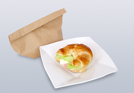 「五等分の花嫁∬ リアルシスターズウォー・again」コラボメニュー一例＝三玖の思いがこもったクロワッサンサンドイッチ（C）春場ねぎ・講談社／「五等分の花嫁∬」製作委員会