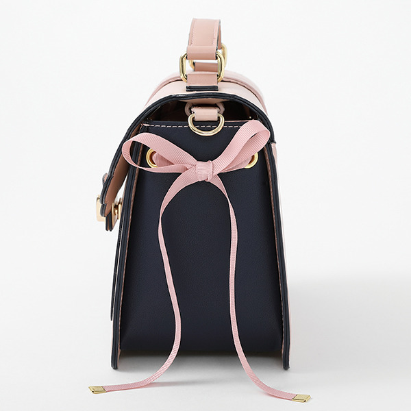 『刀剣乱舞-ONLINE-』コラボレーションバッグ 乱藤四郎モデル 15,180円(税込)（C）2015 EXNOA LLC/Nitroplus