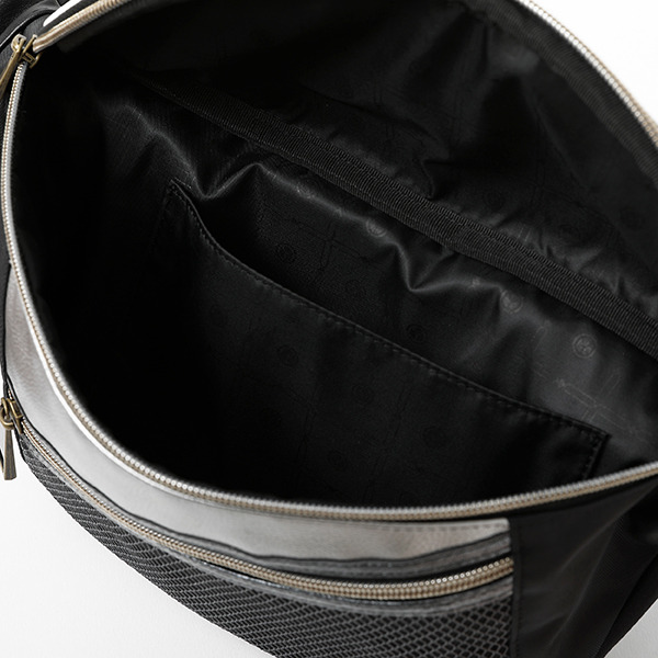 『刀剣乱舞-ONLINE-』コラボレーションバッグ 厚藤四郎モデル 14,080円(税込)（C）2015 EXNOA LLC/Nitroplus