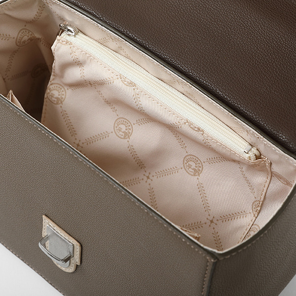 『刀剣乱舞-ONLINE-』コラボレーションバッグ 平野藤四郎モデル 12,980円(税込)（C）2015 EXNOA LLC/Nitroplus