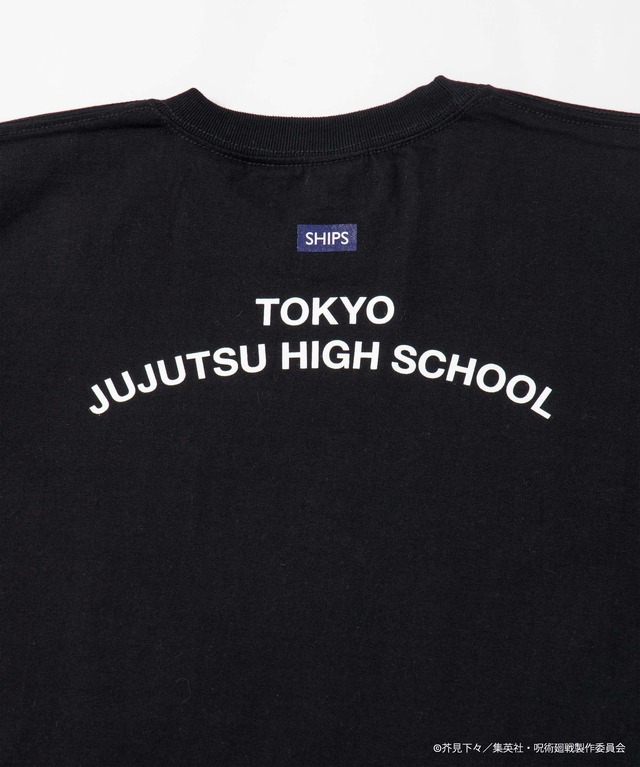 「呪術高専ロゴTシャツ」大人用：5,500円（税込）／子供用：4,400円（税込）（C）芥見下々／集英社・呪術廻戦製作委員会