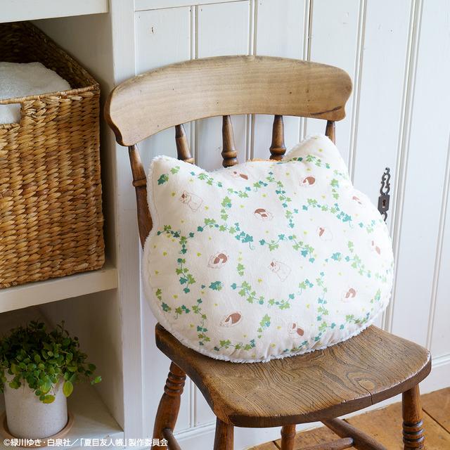 「B賞：もこもこフェイスクッション」（2）1回650円（税込）（C）緑川ゆき・白泉社／「夏目友人帳」製作委員会