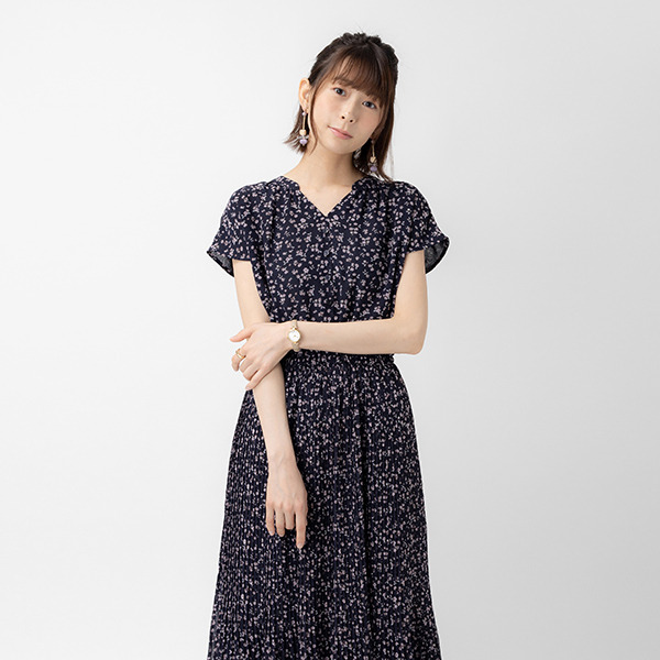 包丁藤四郎モデル 腕時計 15,180円(税込)（C）2015 EXNOA LLC/Nitroplus