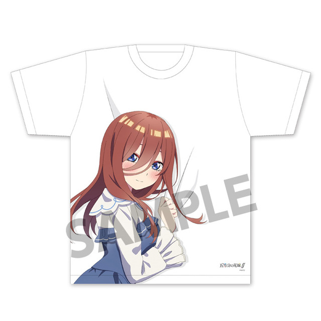 「五等分の花嫁∬ 描き下ろし抱きつかれTシャツ」各5,500円（税込）（C）春場ねぎ・講談社／「五等分の花嫁∬」製作委員会