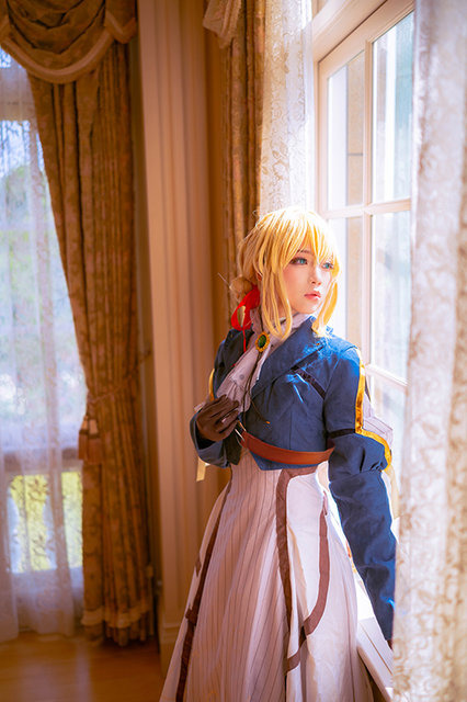 『ヴァイオレット・エヴァーガーデン』ヴァイオレット／モデル：クララ、撮影：乃木章