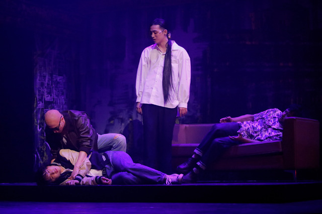 「『BANANA FISH』The Stage -前編-」公開ゲネプロの舞台写真（C）吉田秋生・小学館／「BANANA FISH」The Stage製作委員会