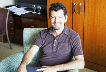 エンリコ・カサローザ監督