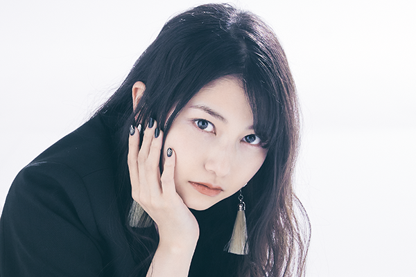 雨宮天・アーティスト写真