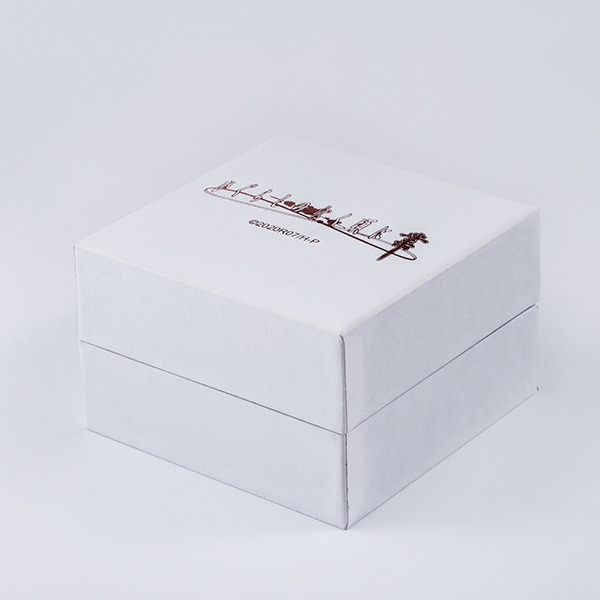 『ひぐらしのなく頃に業』コラボアイテム「竜宮レナ モデル」（C）2020竜騎士07／ひぐらしのなく頃に製作委員会