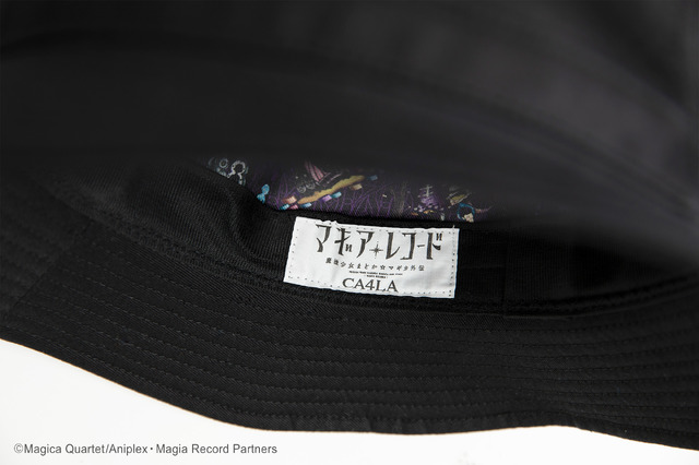 「マギアレコード 魔法少女まどか☆マギカ外伝 × CA4LA 小さなキュゥべえHAT」8800円（税込）（C）Magica Quartet/Aniplex・Magia Record Partners