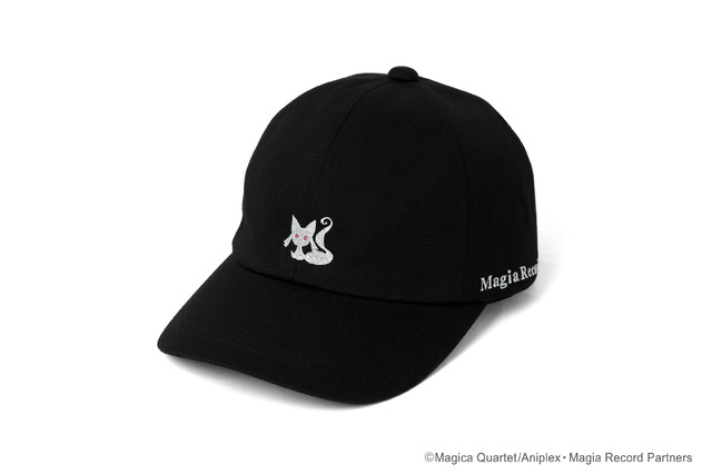 「マギアレコード 魔法少女まどか☆マギカ外伝 × CA4LA 小さなキュゥべえCAP」8250円（税込）（C）Magica Quartet/Aniplex・Magia Record Partners