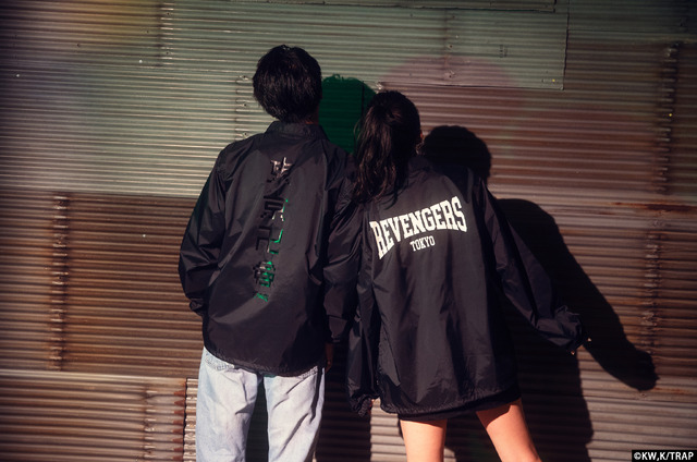 「東京リベンジャーズ×R4G」コラボ第2弾・ビジュアルモデル、三原羽衣、一ノ瀬竜（C）和久井健・講談社／アニメ「東京リベンジャーズ」製作委員会