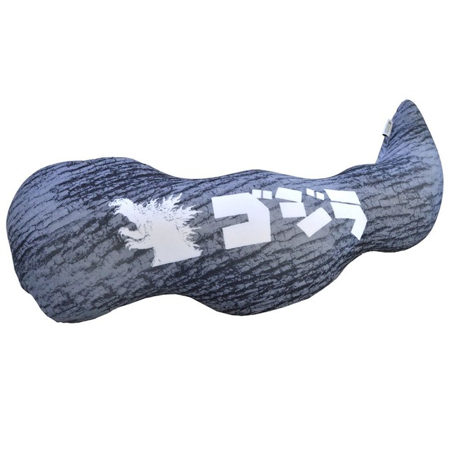 ゴジラのしっぽ抱きまくら Sサイズ（長さ70cm）￥7,150（税込）TM & (C) TOHO CO., LTD.
