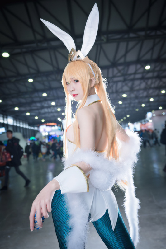 izumi泉桃子（weibo：@izumi泉桃子） 水着獅子王『Fate/Grand Order』／撮影：寒黙