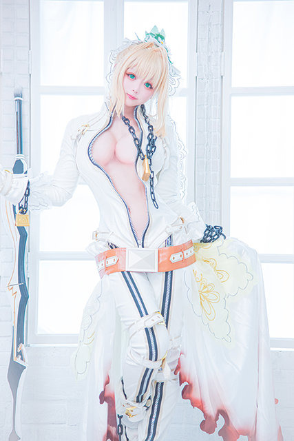 ネロ・クラウディウス（ブライド）／モデル：きっか（@kikka_cos）