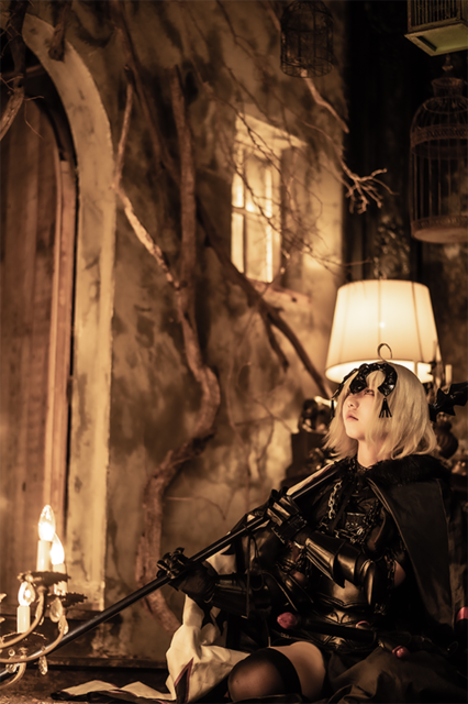 ジャンヌ・ダルク〔オルタ〕／モデル：ねぎこ（@Luxaky920）、撮影：メイジ（@Mage_Industry）