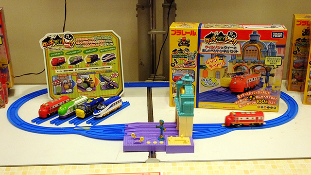 9月発売のチャギントンプラレール新作を先行展示