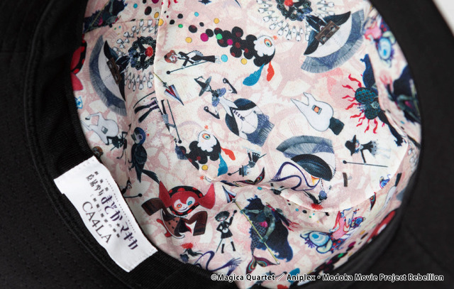 「魔法少女まどか☆マギカ × CA4LA お菓子の魔女バケットハット 10th ver.」11,000円（税込）（C）Magica Quartet／Aniplex・Modoka Partners・MBS
