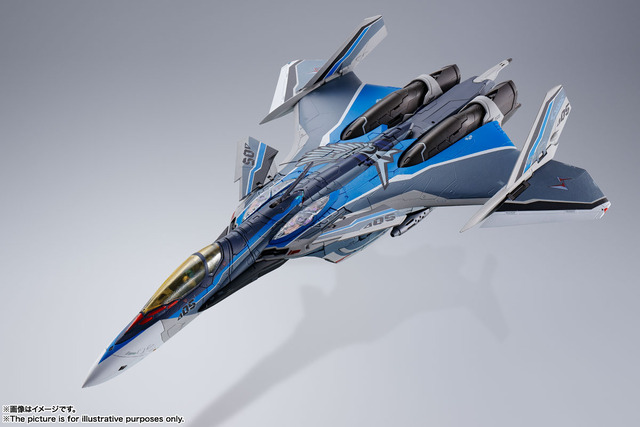 「DX超合金 初回限定版 VF-31AX カイロスプラス（ハヤテ・インメルマン機）」23,000円（税別）（C）創通・サンライズ