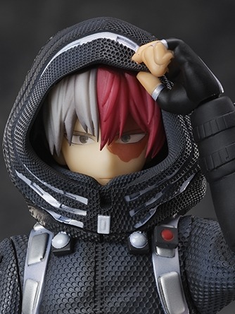 「1/8スケールフィギュア 轟焦凍 ステルスス―ツVer.」12,100円（税込）（C）2021「僕のヒーローアカデミア THE MOVIE」製作委員会（C）堀越耕平／集英社