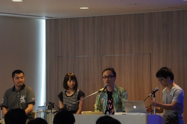 左から田中将賀さん、やなぎなぎさん、多田彰文さん、新海誠監督