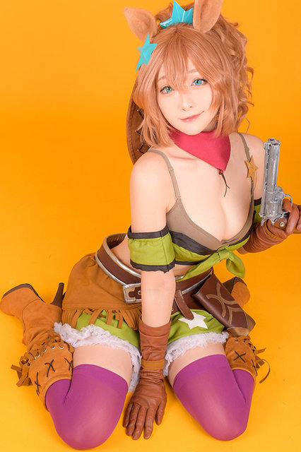 タイキシャトル／モデル：巴くずこ（@ygodm2）、撮影：てって（@tokotekutatta）