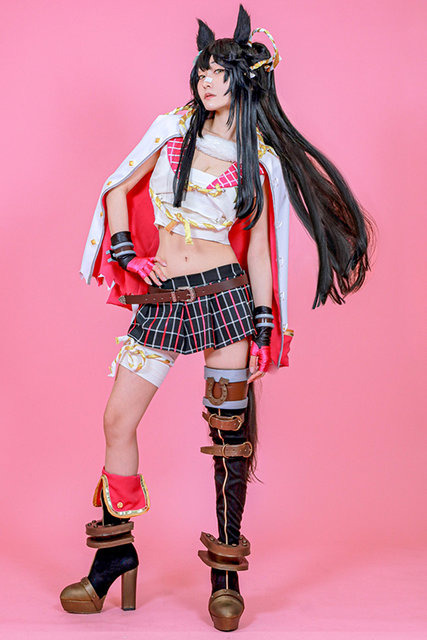 ナリタブライアン／モデル：巴くずこ（@ygodm2）、撮影：成瀬 成（@nrs_se）