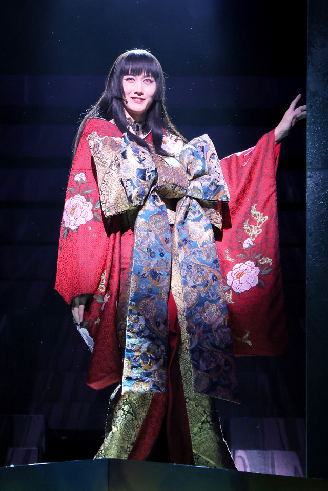 演劇調異譚「xxxHOLiC」ゲネプロの舞台写真（C）©CLAMP・ShigatsuTsuitachi CO.,LTD.／講談社