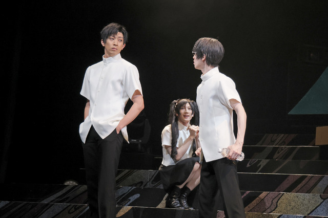 演劇調異譚「xxxHOLiC」ゲネプロの舞台写真（C）©CLAMP・ShigatsuTsuitachi CO.,LTD.／講談社