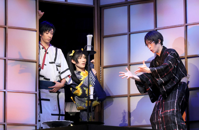 演劇調異譚「xxxHOLiC」ゲネプロの舞台写真（C）©CLAMP・ShigatsuTsuitachi CO.,LTD.／講談社