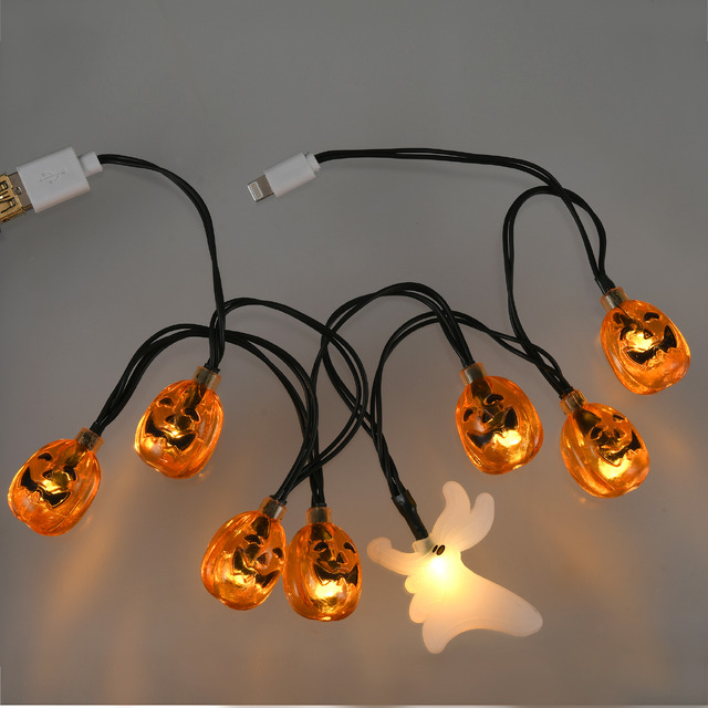 『ティム・バートン ナイトメアー・ビフォア・クリスマス』iPhone用USBケーブル(C)Disney