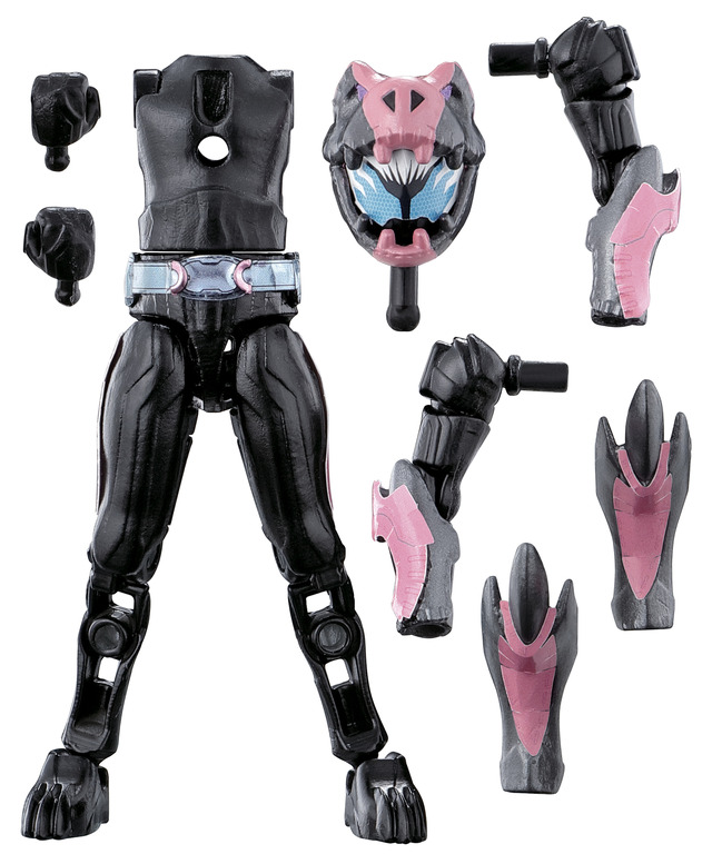 装動 仮面ライダーリバイス by1 ＆ 装動 仮面ライダーセイバー ＆ 装動 仮面ライダーゼロワン(C) 2021 石森プロ・テレビ朝日・ADK EM・東映
