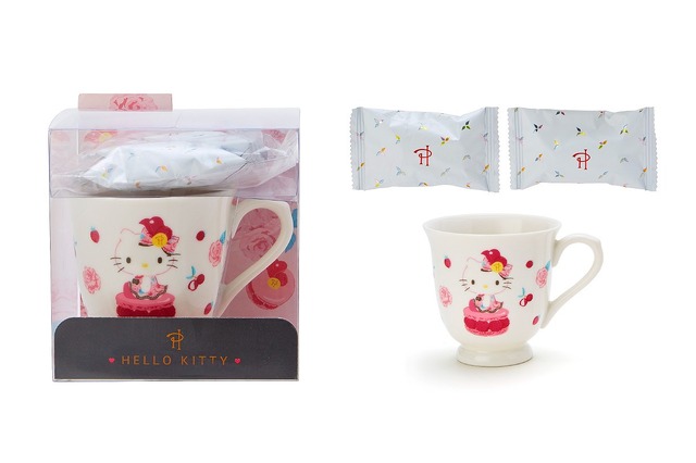 「ハローキティ×ピエール･エルメ コラボデザインシリーズ」マグカップ&お菓子セット 3300円（税込）（C）’21 SANRIO 著作（株）サンリオ