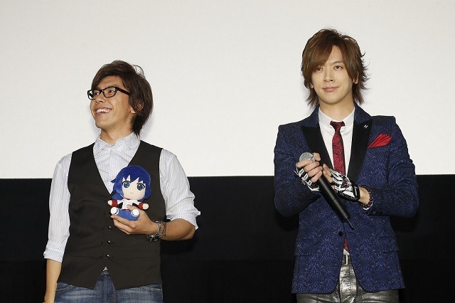 カードバトルがスクリーンに「劇場版カードファイト!! ヴァンガード」公開で舞台挨拶も熱気満々