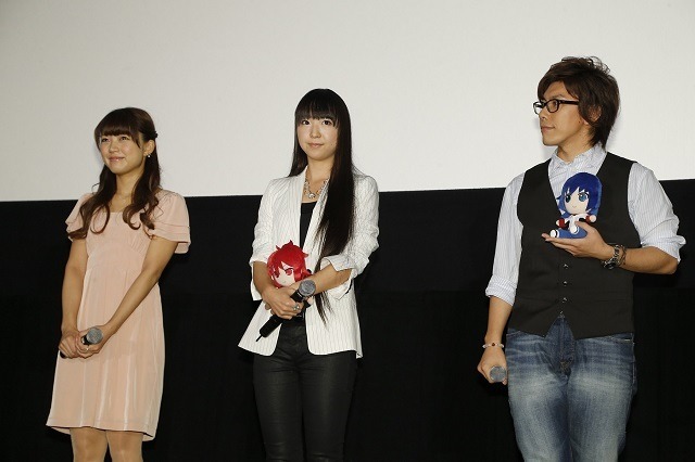 カードバトルがスクリーンに「劇場版カードファイト!! ヴァンガード」公開で舞台挨拶も熱気満々