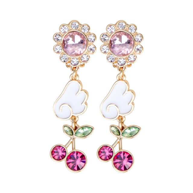 「カードキャプターさくらカフェ」さくらんぼイヤリング（C）CLAMP・ST/講談社・NEP・NHK